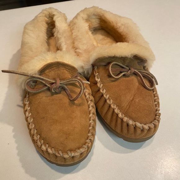 LL BEAN Brown Wicked Good Moccasin Slippers Shearling Fur Suede Womens Sz 11 - Picture 1 of 10